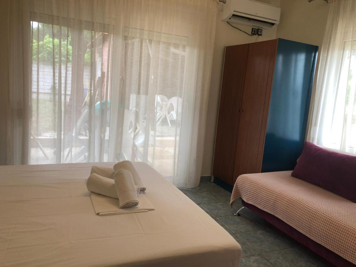 Plaisir Rooms Makriammos 外观 照片