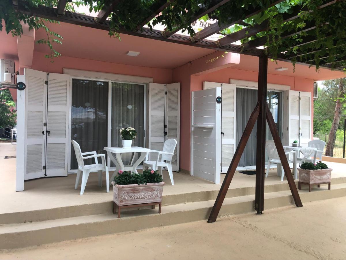 Plaisir Rooms Makriammos 外观 照片